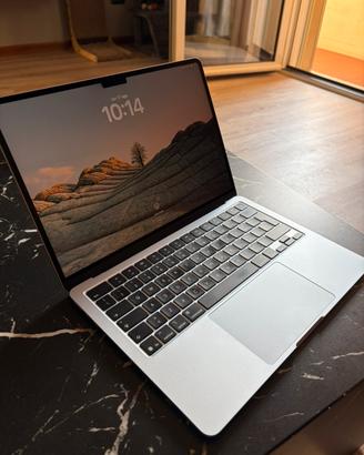 Macbook air M4 (2025), 16 gb ram , 256 ssd
