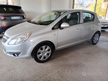 Opel Corsa 1.2 5 porte Cosmo