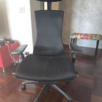 Poltrona Herman Miller modello embody, grafite