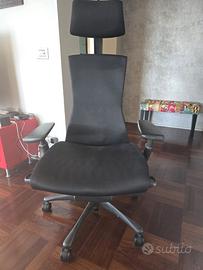 Poltrona Herman Miller modello embody, grafite