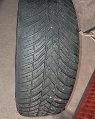 gomma auto 4 stagioni 