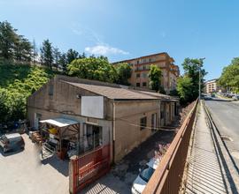 Locale commerciale 49-279