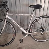 Bicicletta ibrida