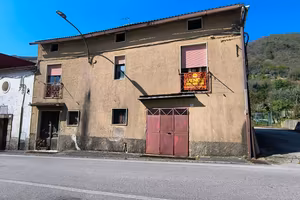 Giffoni V.P. frazione indipendente con depositi