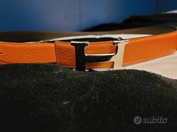 Hermès

Cintura H in Pelle

100cm

Mai indossato

