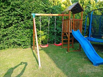 gioco da esterno con scivolo e 2 altalene