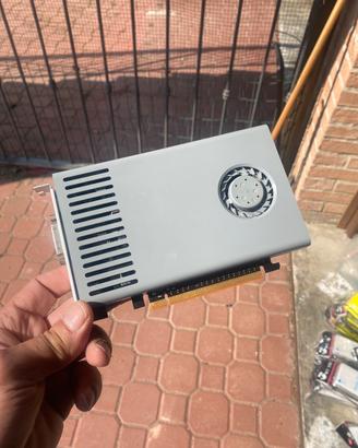 Scheda video NVIDIA GeForce GT 120.