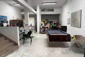 Locale uso deposito con garage a Pirri