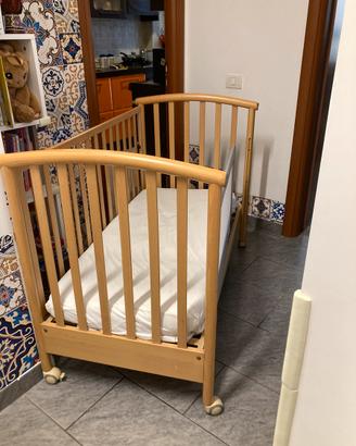 Lettino in legno