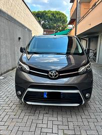 Toyota proace verso