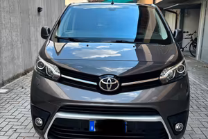 Toyota proace verso