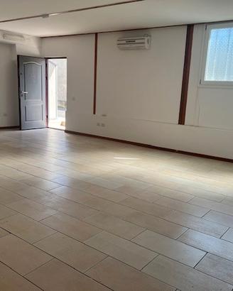Ufficio di 60 mq open space p. terra con bagno
