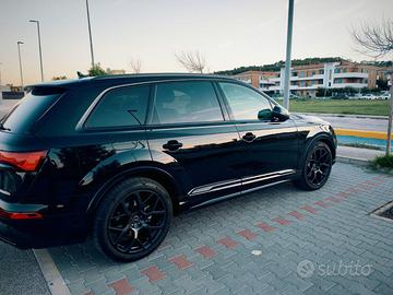 Audi Q7 45 170KW tiptronic S-line