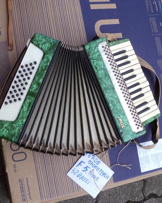 Fisarmonica 32 bassi verde perlato F 5