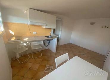 Cassia bilocale arredato con terrazzo
