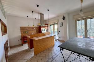 VILLA A SCHIERA A MARANO DI NAPOLI