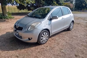 TOYOTA YARIS 1.3 BENZINA 5P. (UNICA-PROPRIETARIA)