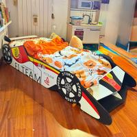 Letto per bambini a forma di macchinina+ materasso