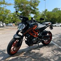KTM duke 2021 125 4t