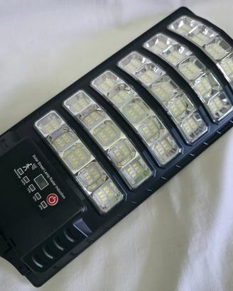 Lampione led da esterno a ricarica solare