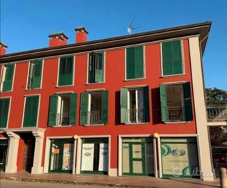 Locale commerciale / appartamento