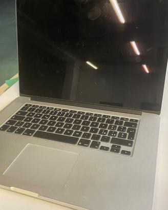 MAC BOOK Pro 15"