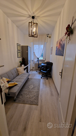 Stanza ufficio in condivisione a giornata