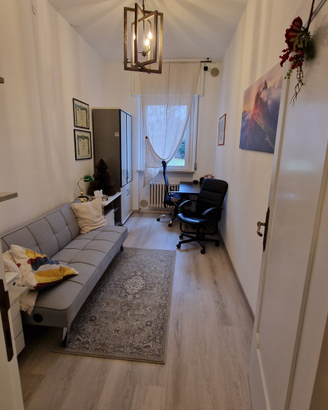 Stanza UFFICIO-STUDIO in condivisione