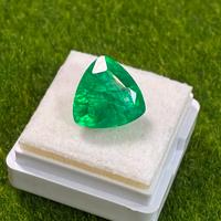 Smeraldo verde 8.20 ct taglio Trillion certificato