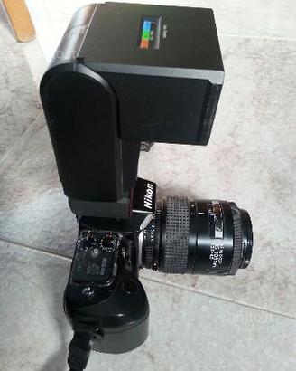 Macchina fotografica + obiettivo NIKON 35/105 AF