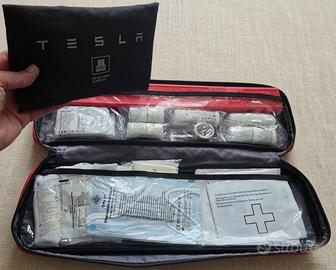 Kit Sicurezza Stradale Tesla Originale Nuovo