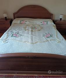 Camera da letto in legno massiccio noce