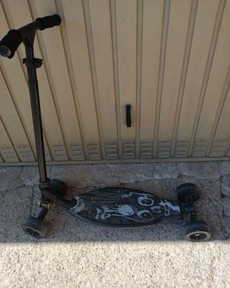 Monopattino 4 ruote