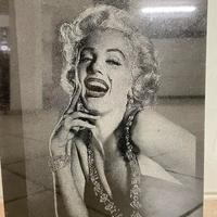 Opera su marmo in puntinismo