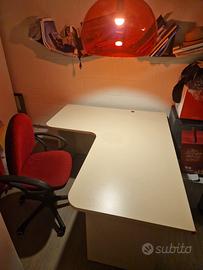 Scrivania da ufficio o cameretta 