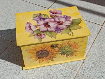Scatola in legno fiori decoupage