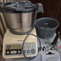 Robot multifunzione che cuoce