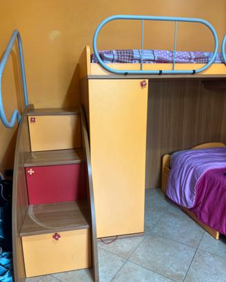 Cameretta con letto a castello
