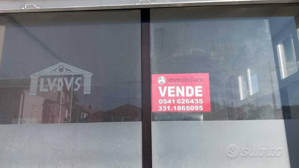 Attività / Licenza di 98 m² con 1 locale a Riccion - Vista 2