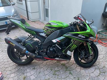 zx10r del 2009 gommata e tagliandata.