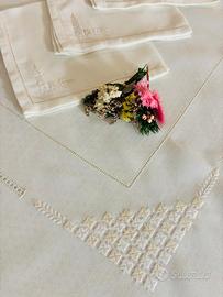 Tovaglia Ricamo a Mano Dadini