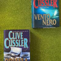 Set 2 romanzi di Clive Cussler, serie Dirk Pitt.