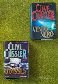 Set 2 romanzi di Clive Cussler, serie Dirk Pitt.