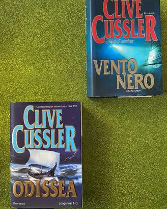 Set 2 romanzi di Clive Cussler, serie Dirk Pitt.