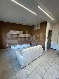 Elmas, ampio bilocale arredato