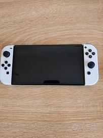 NINTENDO SWITCH OLED CON ACCESSORI