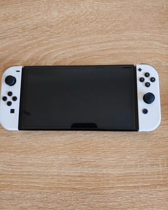NINTENDO SWITCH OLED CON ACCESSORI