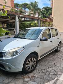 Dacia Sandero 1.4 GPL (2010)