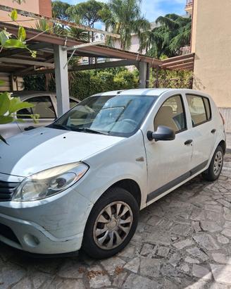 Dacia Sandero 1.4 GPL (2010)