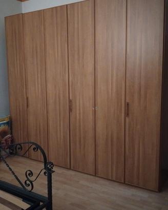 Camera completa, armadio, cassettone e due comodin